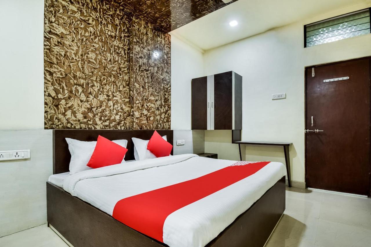 Hotel O Aryan Khāmgaon Extérieur photo