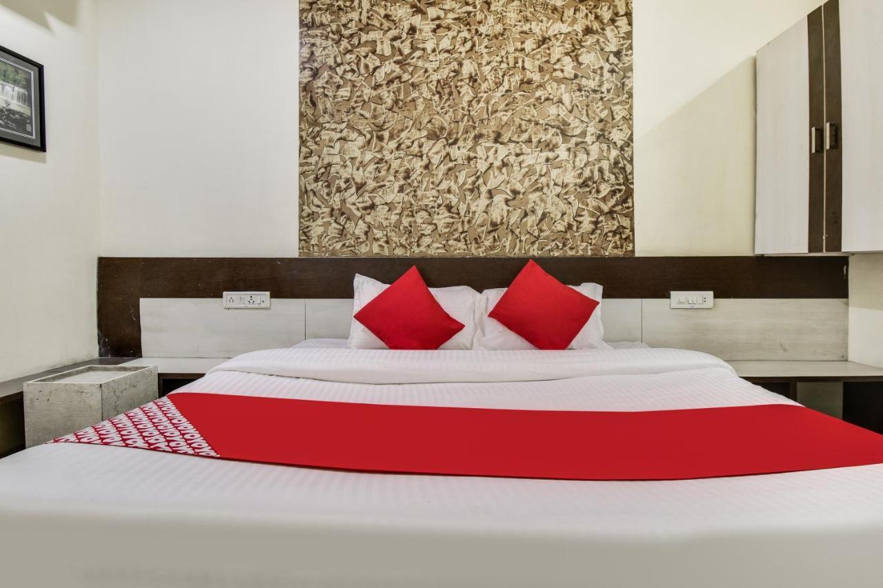 Hotel O Aryan Khāmgaon Extérieur photo
