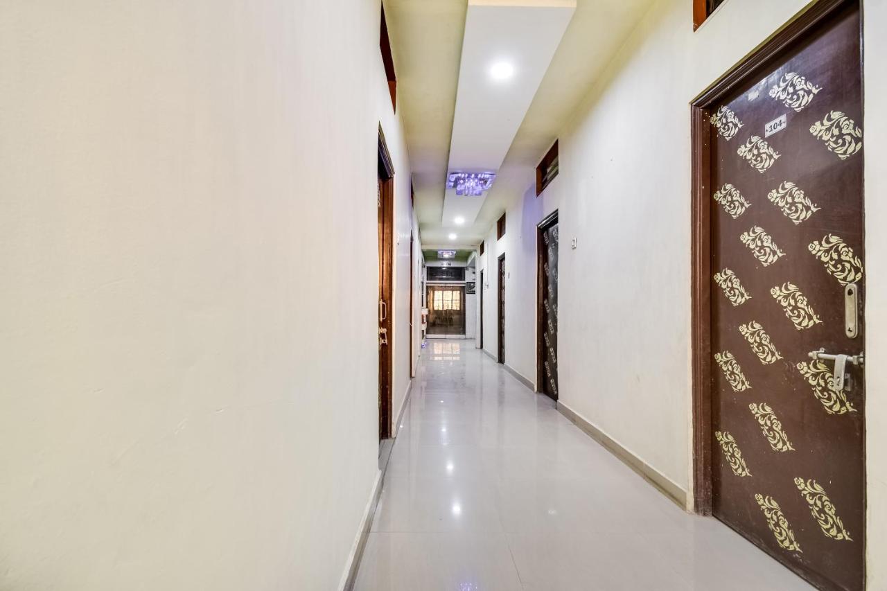 Hotel O Aryan Khāmgaon Extérieur photo