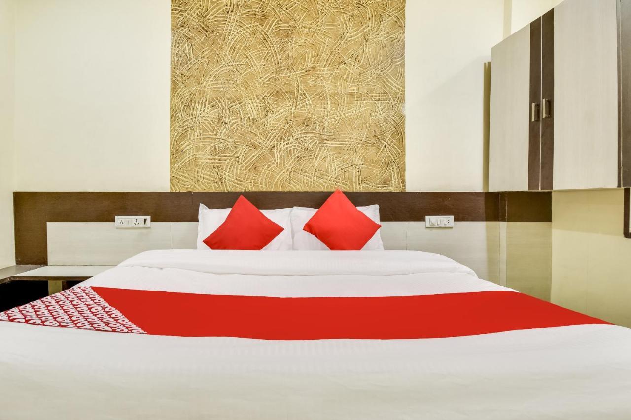 Hotel O Aryan Khāmgaon Extérieur photo